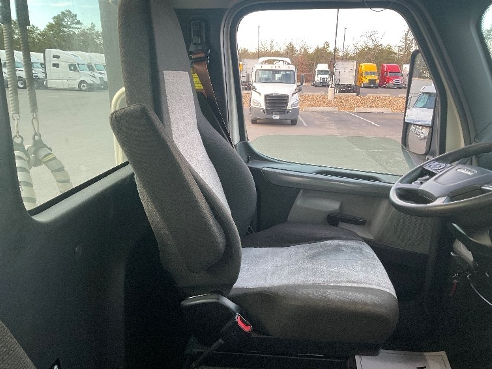 Day Cab Tractor-Heavy Duty Tractors-Freightliner-2021-T11664ST-Springfield-MA-319,477\n\t\tmiles-$ 59,750 - Image 14