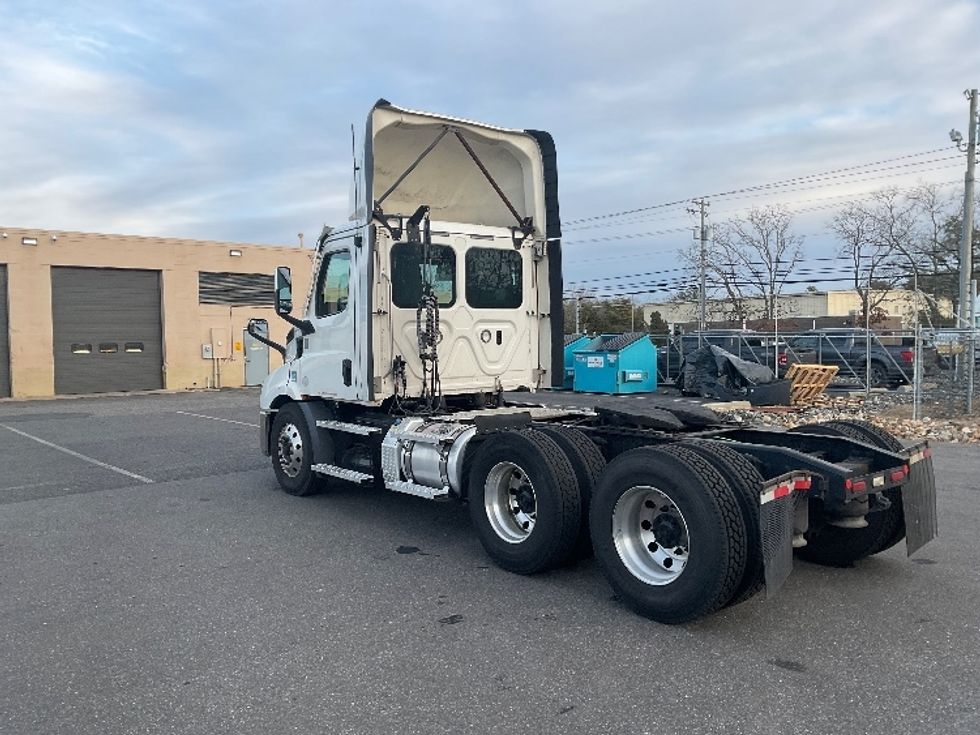 Day Cab Tractor-Heavy Duty Tractors-Freightliner-2021-T11664ST-Springfield-MA-319,477\n\t\tmiles-$ 59,750 - Image 5