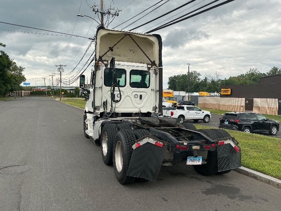 Day Cab Tractor-Heavy Duty Tractors-Freightliner-2021-T11664ST-Springfield-MA-539,287\n\t\tmiles-$ 39,750 - Image 5