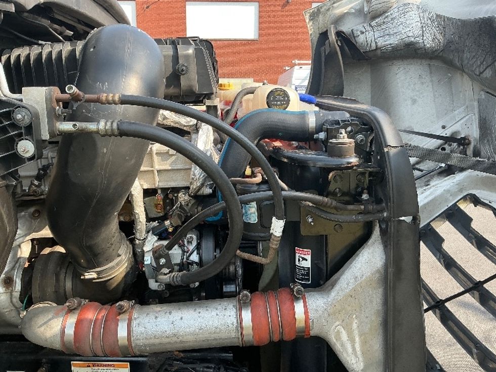 Day Cab Tractor-Heavy Duty Tractors-Freightliner-2021-T11664ST-Springfield-MA-560,569\n\t\tmiles-$ 38,000 - Image 15