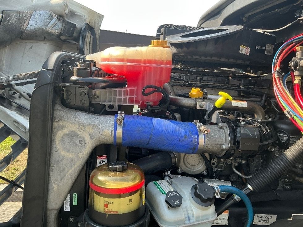 Day Cab Tractor-Heavy Duty Tractors-Freightliner-2021-T11664ST-Springfield-MA-560,569\n\t\tmiles-$ 38,000 - Image 16