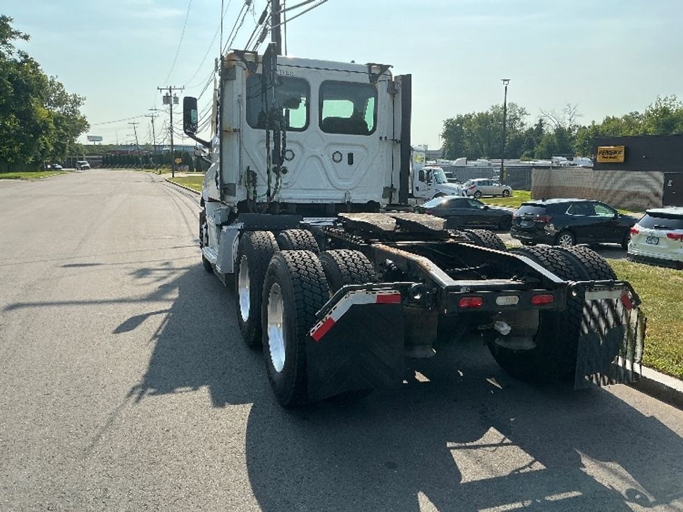 Day Cab Tractor-Heavy Duty Tractors-Freightliner-2021-T11664ST-Springfield-MA-560,569\n\t\tmiles-$ 38,000 - Image 17