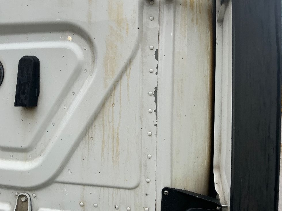 Day Cab Tractor-Heavy Duty Tractors-Freightliner-2021-T11664ST-Springfield-MA-575,000\n\t\tmiles-$ 36,750 - Image 17