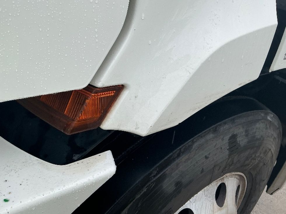 Day Cab Tractor-Heavy Duty Tractors-Freightliner-2021-T11664ST-Springfield-MA-575,000\n\t\tmiles-$ 36,750 - Image 18