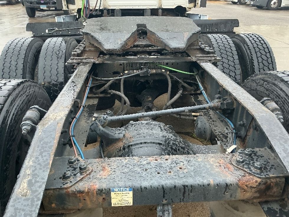 Day Cab Tractor-Heavy Duty Tractors-Freightliner-2021-T11664ST-Springfield-MA-575,000\n\t\tmiles-$ 36,750 - Image 6