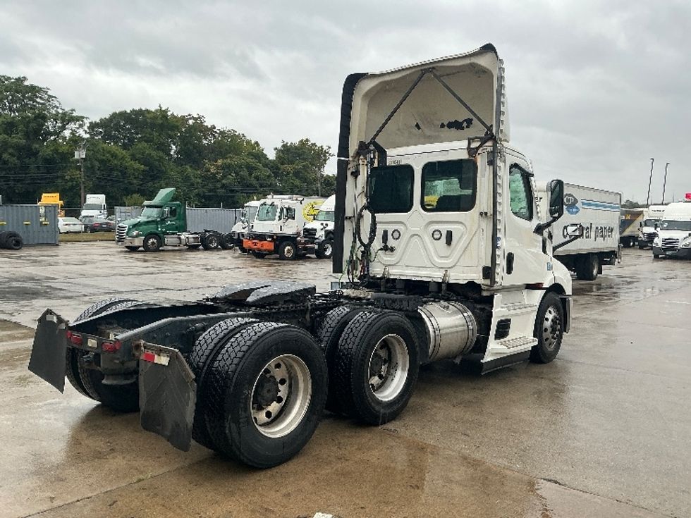 Day Cab Tractor-Heavy Duty Tractors-Freightliner-2021-T11664ST-Springfield-MA-575,000\n\t\tmiles-$ 36,750 - Image 7