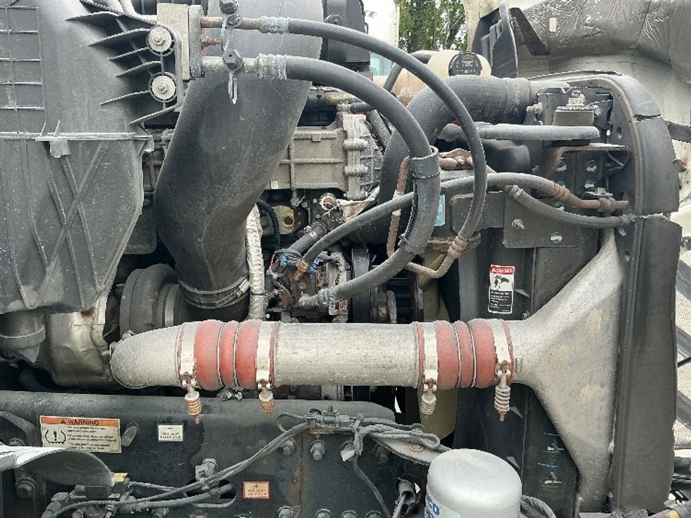 Day Cab Tractor-Heavy Duty Tractors-Freightliner-2021-T11664ST-Springfield-MA-607,974\n\t\tmiles-$ 28,250 - Image 16