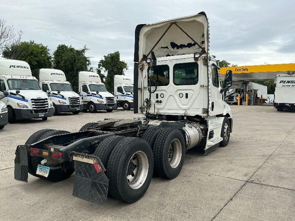 Day Cab Tractor-Heavy Duty Tractors-Freightliner-2021-T11664ST-Springfield-MA-607,974\n\t\tmiles-$ 28,250 - Image 18