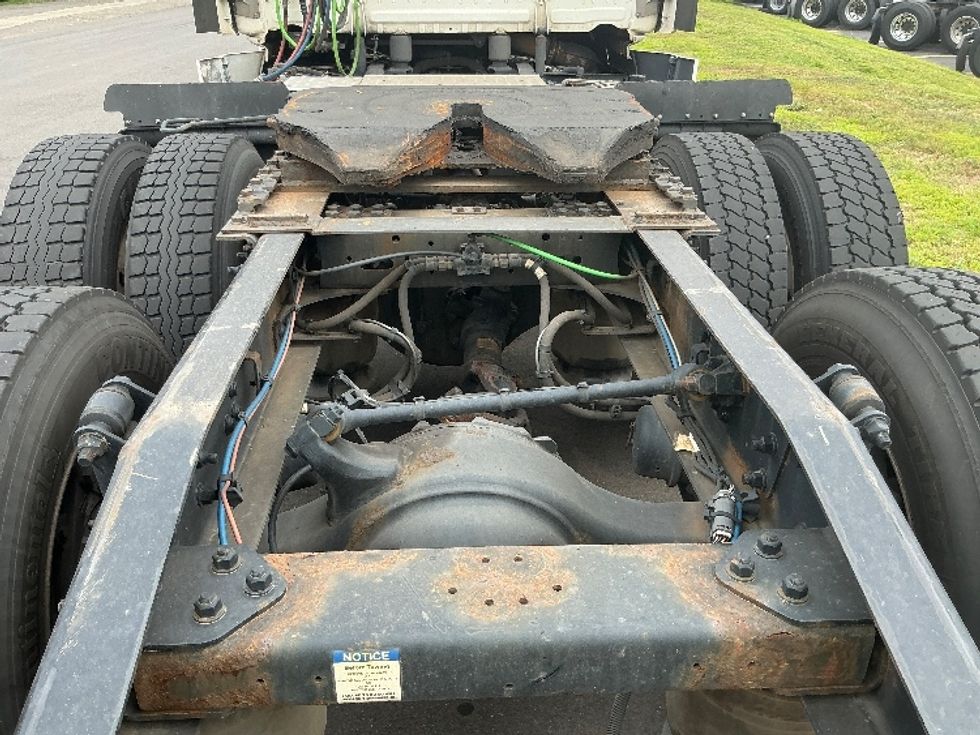 Day Cab Tractor-Heavy Duty Tractors-Freightliner-2021-T11664ST-Springfield-MA-608,378\n\t\tmiles-$ 28,250 - Image 6