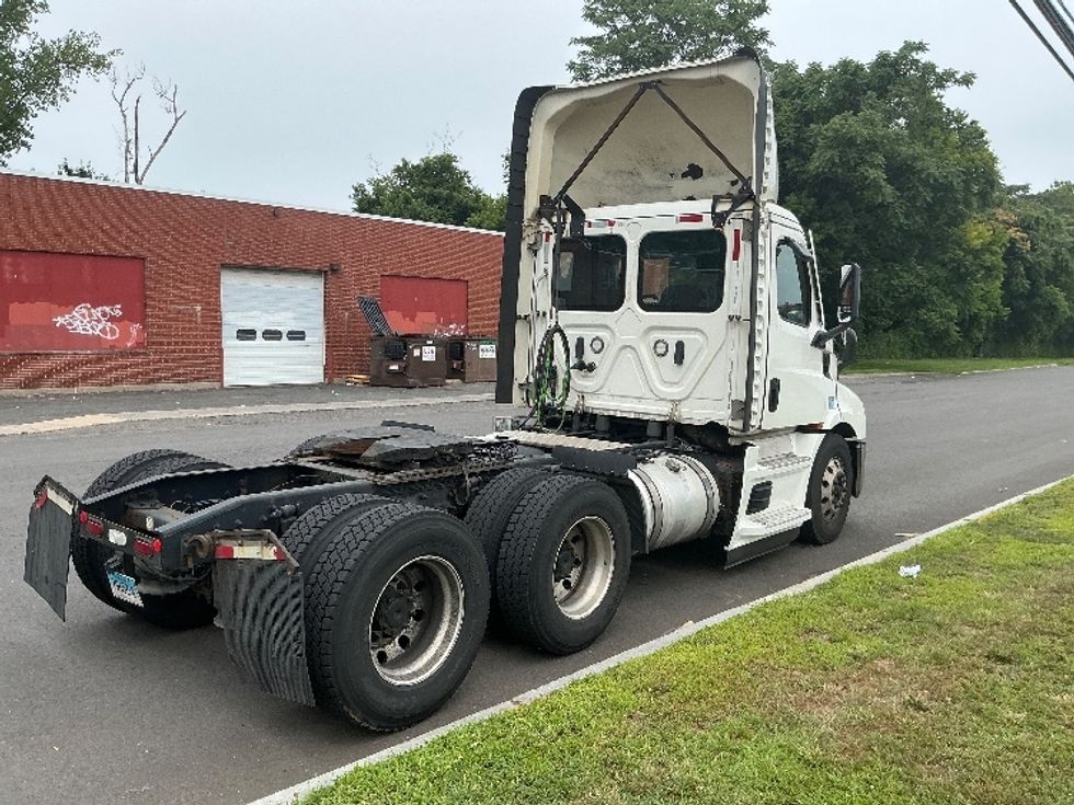 Day Cab Tractor-Heavy Duty Tractors-Freightliner-2021-T11664ST-Springfield-MA-608,378\n\t\tmiles-$ 28,250 - Image 7