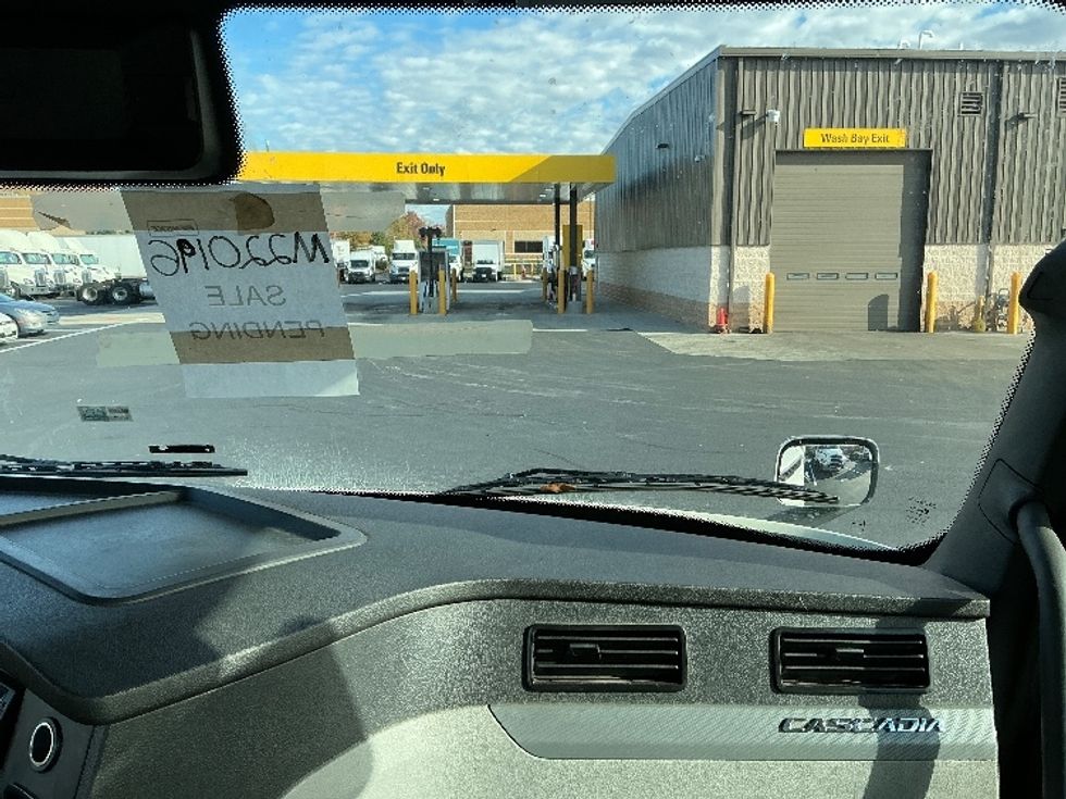 Day Cab Tractor-Heavy Duty Tractors-Freightliner-2021-T11664ST-Sterling-VA-296,595\n\t\tmiles-$ 59,000 - Image 13