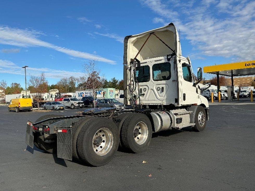 Day Cab Tractor-Heavy Duty Tractors-Freightliner-2021-T11664ST-Sterling-VA-296,595\n\t\tmiles-$ 59,000 - Image 7