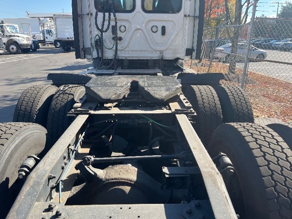 Day Cab Tractor-Heavy Duty Tractors-Freightliner-2021-T11664ST-Sterling-VA-316,654\n\t\tmiles-$ 58,000 - Image 6