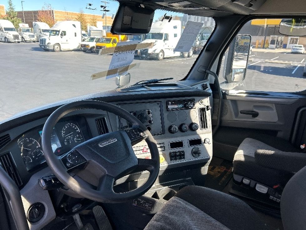 Day Cab Tractor-Heavy Duty Tractors-Freightliner-2021-T11664ST-Sterling-VA-329,922\n\t\tmiles-$ 57,500 - Image 10