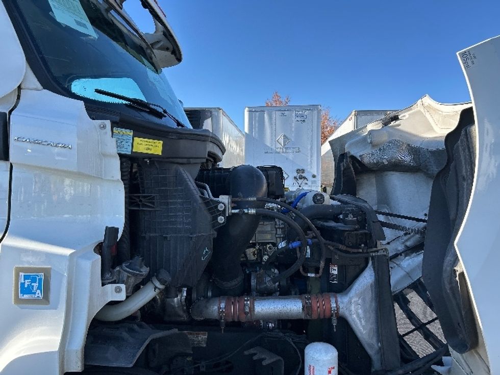 Day Cab Tractor-Heavy Duty Tractors-Freightliner-2021-T11664ST-Sterling-VA-329,922\n\t\tmiles-$ 57,500 - Image 15