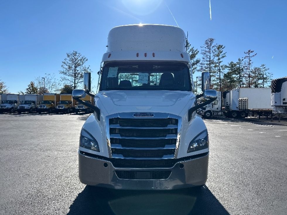 Day Cab Tractor-Heavy Duty Tractors-Freightliner-2021-T11664ST-Sterling-VA-329,922\n\t\tmiles-$ 57,500 - Image 2