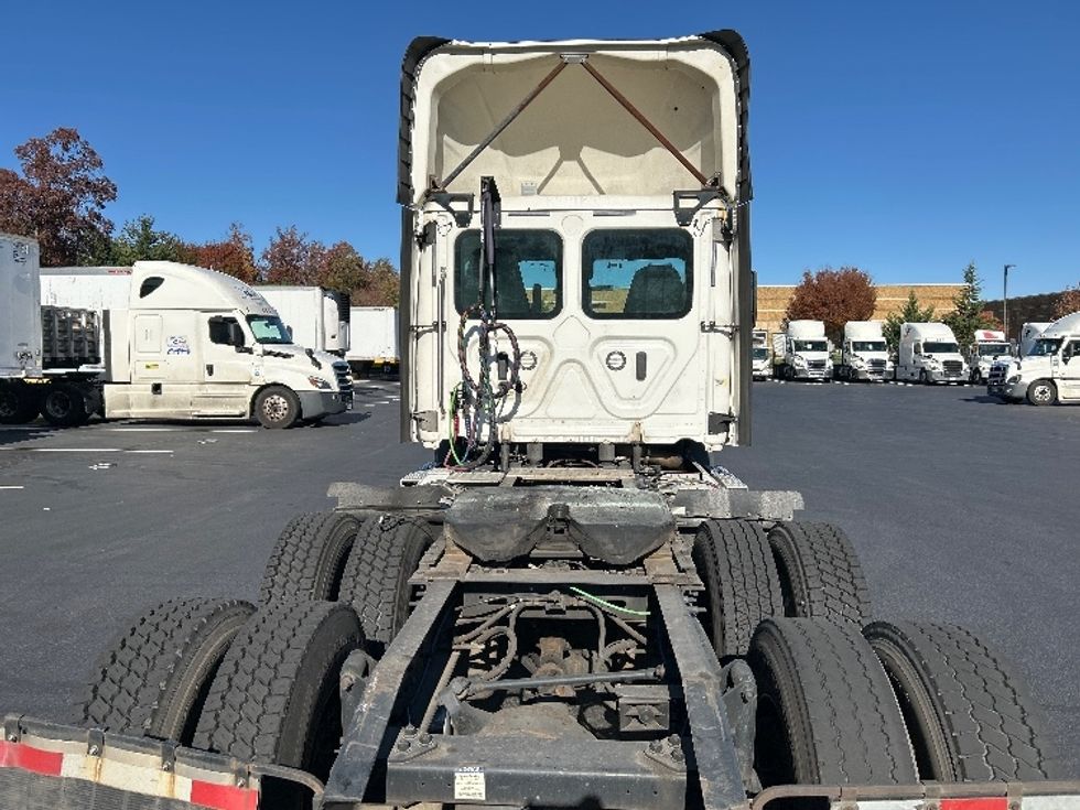 Day Cab Tractor-Heavy Duty Tractors-Freightliner-2021-T11664ST-Sterling-VA-329,922\n\t\tmiles-$ 57,500 - Image 6
