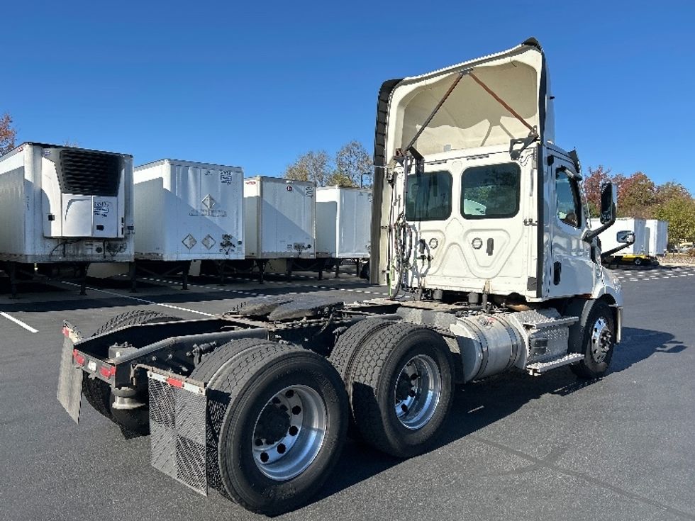 Day Cab Tractor-Heavy Duty Tractors-Freightliner-2021-T11664ST-Sterling-VA-329,922\n\t\tmiles-$ 57,500 - Image 7