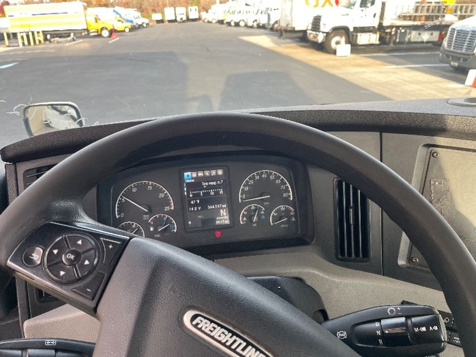 Day Cab Tractor-Heavy Duty Tractors-Freightliner-2021-T11664ST-Sterling-VA-344,516\n\t\tmiles-$ 56,750 - Image 11