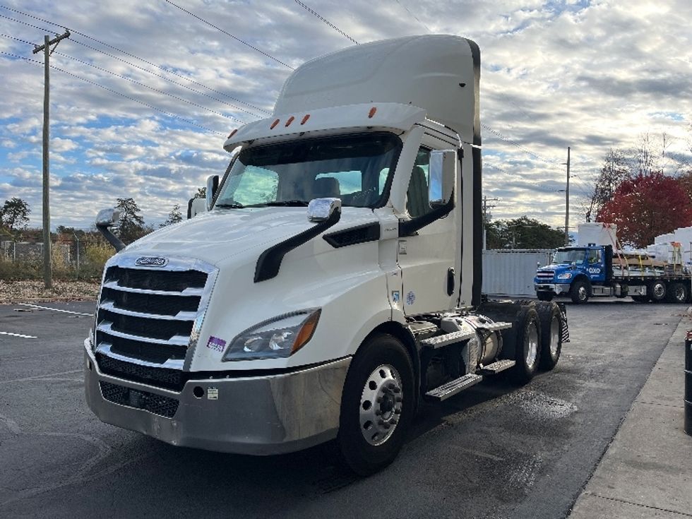 Day Cab Tractor-Heavy Duty Tractors-Freightliner-2021-T11664ST-Sterling-VA-344,516\n\t\tmiles-$ 56,750 - Image 3