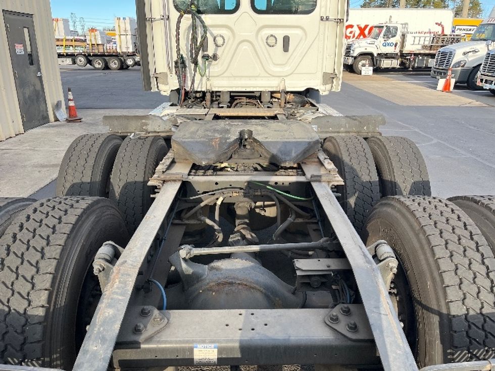 Day Cab Tractor-Heavy Duty Tractors-Freightliner-2021-T11664ST-Sterling-VA-344,516\n\t\tmiles-$ 56,750 - Image 6