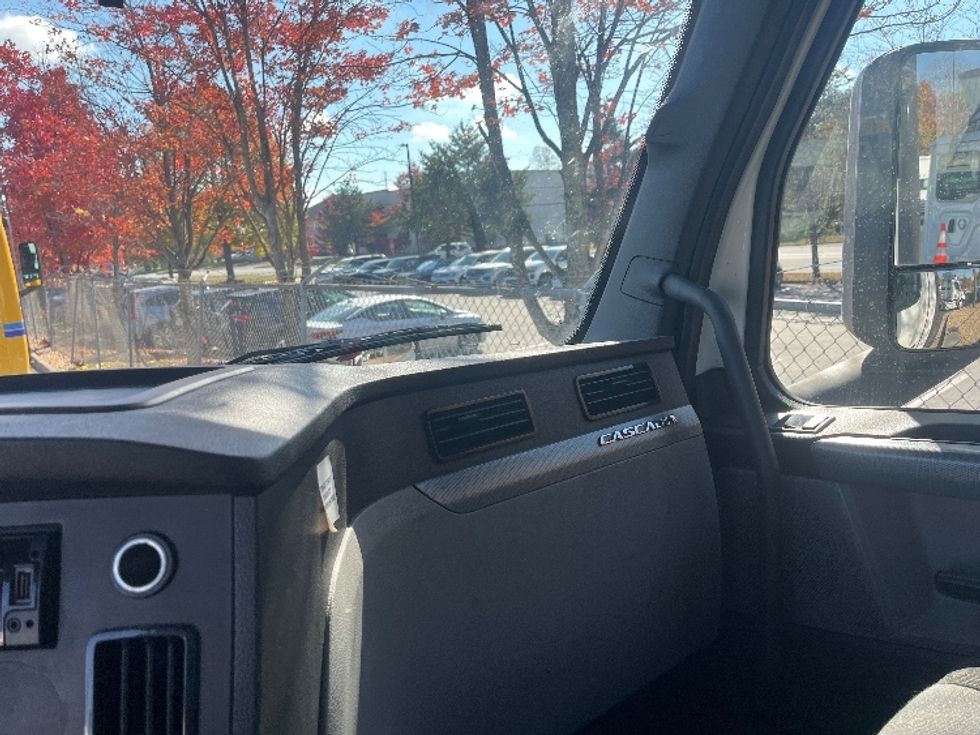 Day Cab Tractor-Heavy Duty Tractors-Freightliner-2021-T11664ST-Sterling-VA-346,020\n\t\tmiles-$ 56,750 - Image 12