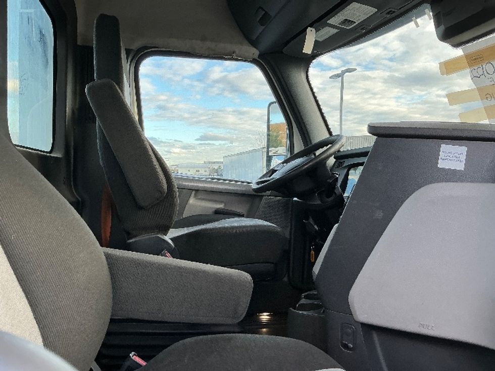 Day Cab Tractor-Heavy Duty Tractors-Freightliner-2021-T11664ST-Sterling-VA-357,512\n\t\tmiles-$ 55,750 - Image 14