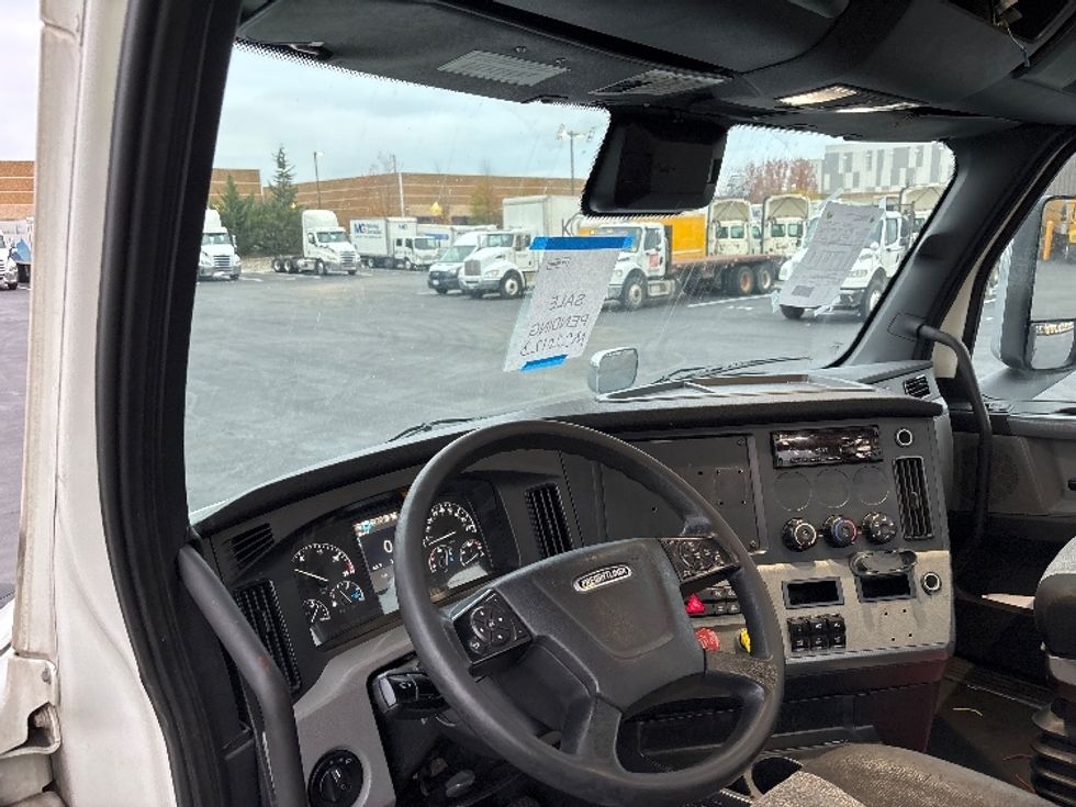 Day Cab Tractor-Heavy Duty Tractors-Freightliner-2021-T11664ST-Sterling-VA-359,364\n\t\tmiles-$ 55,500 - Image 10