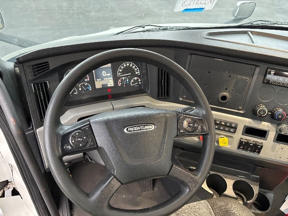Day Cab Tractor-Heavy Duty Tractors-Freightliner-2021-T11664ST-Sterling-VA-359,364\n\t\tmiles-$ 55,500 - Image 11