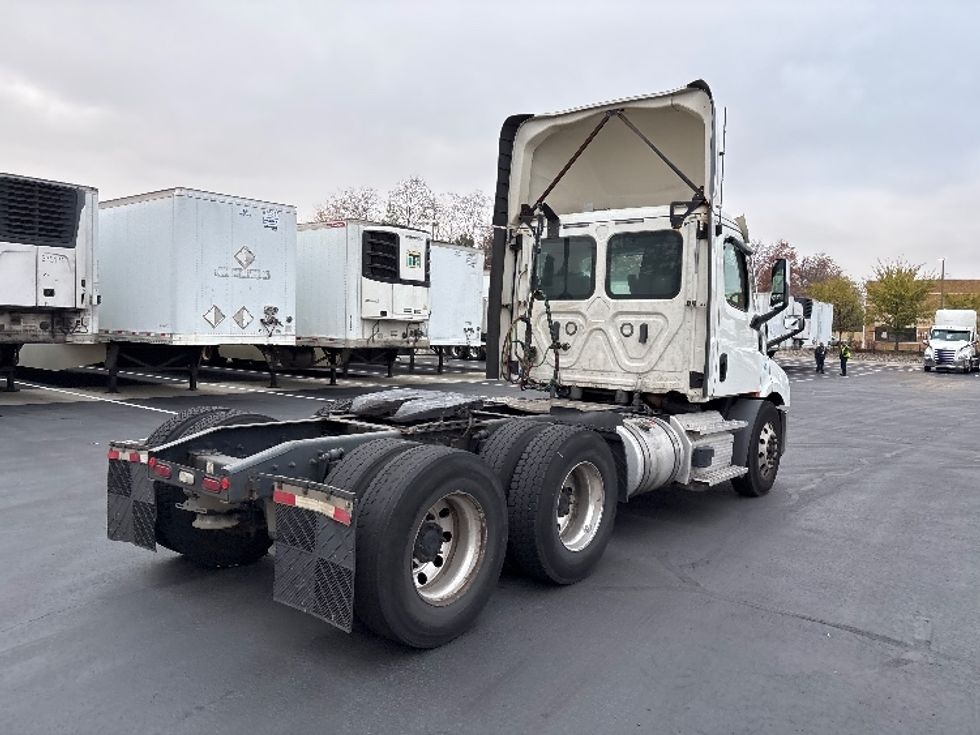 Day Cab Tractor-Heavy Duty Tractors-Freightliner-2021-T11664ST-Sterling-VA-359,364\n\t\tmiles-$ 55,500 - Image 7