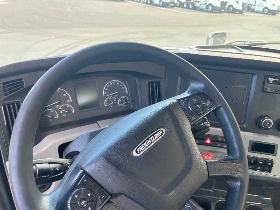 Day Cab Tractor-Heavy Duty Tractors-Freightliner-2021-T11664ST-Sterling-VA-362,041\n\t\tmiles-$ 55,250 - Image 11
