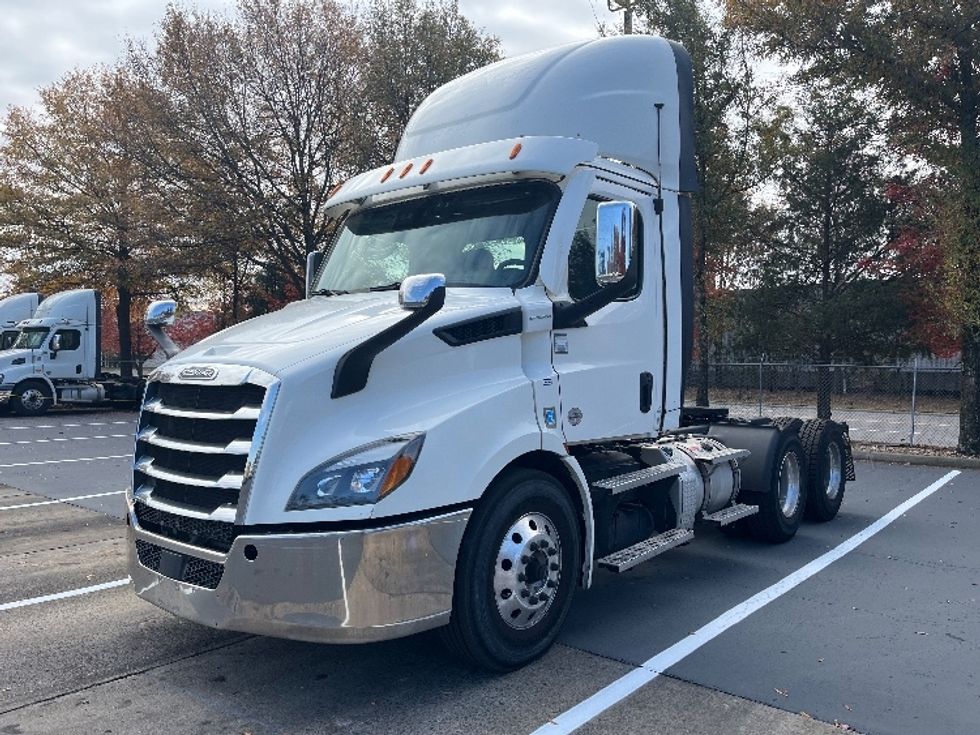 Day Cab Tractor-Heavy Duty Tractors-Freightliner-2021-T11664ST-Sterling-VA-362,041\n\t\tmiles-$ 55,250 - Image 3