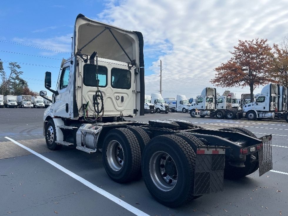 Day Cab Tractor-Heavy Duty Tractors-Freightliner-2021-T11664ST-Sterling-VA-362,041\n\t\tmiles-$ 55,250 - Image 5