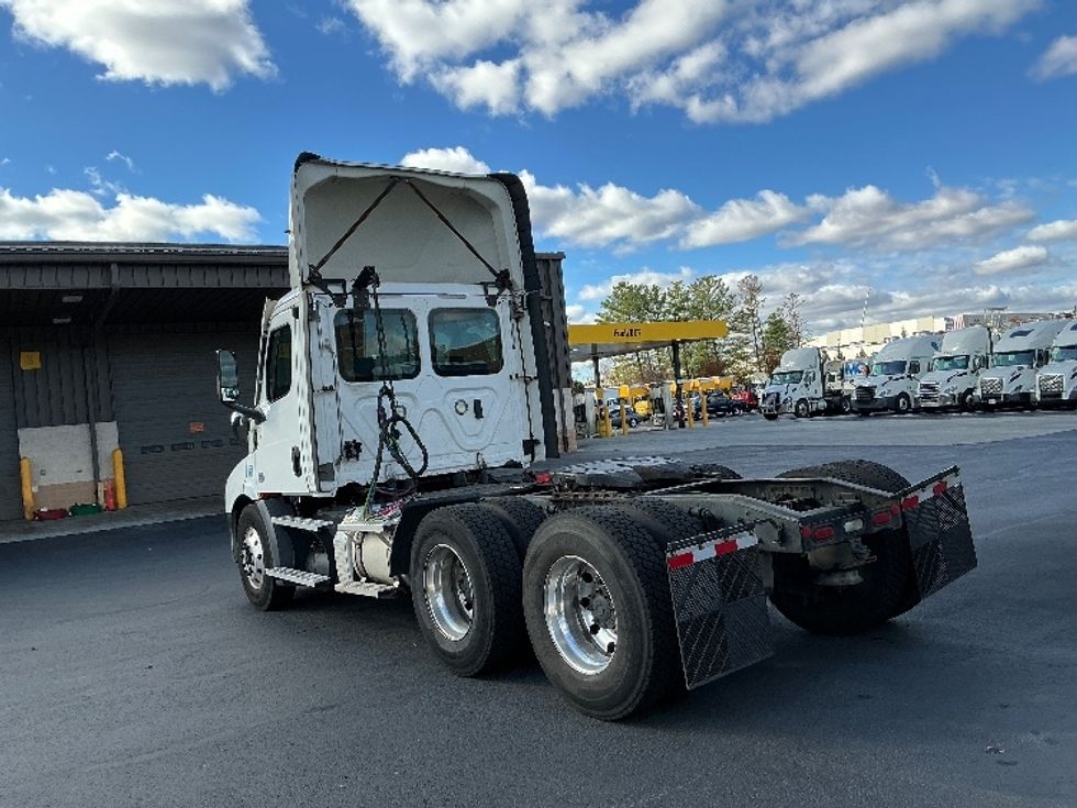 Day Cab Tractor-Heavy Duty Tractors-Freightliner-2021-T11664ST-Sterling-VA-385,186\n\t\tmiles-$ 53,250 - Image 5