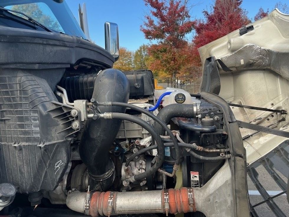 Day Cab Tractor-Heavy Duty Tractors-Freightliner-2021-T11664ST-Sterling-VA-414,581\n\t\tmiles-$ 50,500 - Image 13