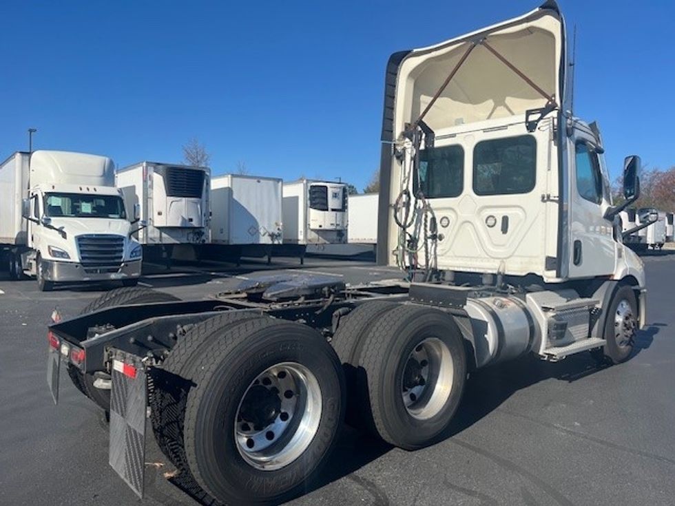 Day Cab Tractor-Heavy Duty Tractors-Freightliner-2021-T11664ST-Sterling-VA-414,581\n\t\tmiles-$ 50,500 - Image 5