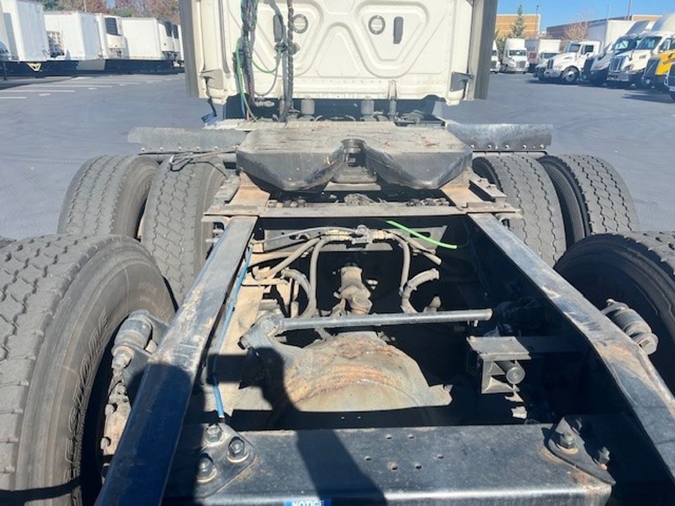 Day Cab Tractor-Heavy Duty Tractors-Freightliner-2021-T11664ST-Sterling-VA-414,581\n\t\tmiles-$ 50,500 - Image 8