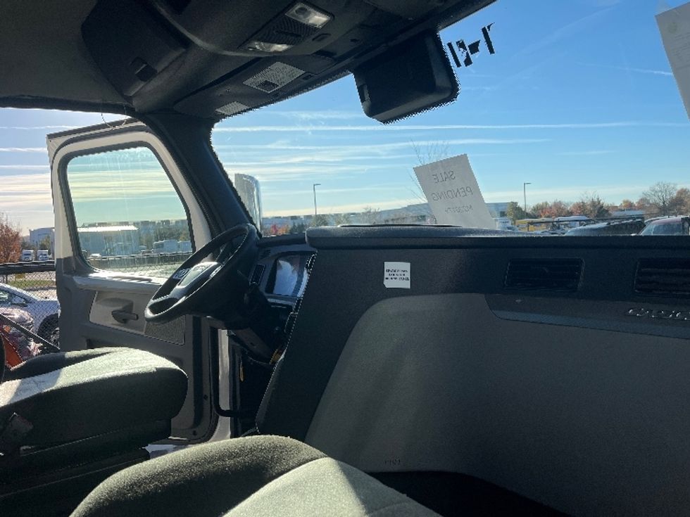 Day Cab Tractor-Heavy Duty Tractors-Freightliner-2021-T11664ST-Sterling-VA-417,542\n\t\tmiles-$ 50,250 - Image 13