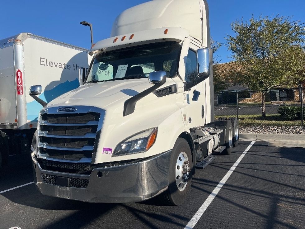 Day Cab Tractor-Heavy Duty Tractors-Freightliner-2021-T11664ST-Sterling-VA-417,542\n\t\tmiles-$ 50,250 - Image 3