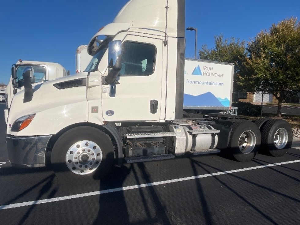 Day Cab Tractor-Heavy Duty Tractors-Freightliner-2021-T11664ST-Sterling-VA-417,542\n\t\tmiles-$ 50,250 - Image 4