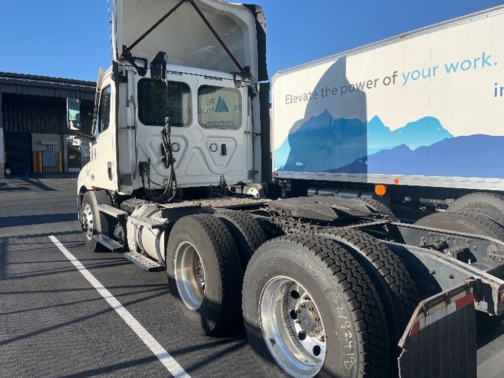 Day Cab Tractor-Heavy Duty Tractors-Freightliner-2021-T11664ST-Sterling-VA-417,542\n\t\tmiles-$ 50,250 - Image 5