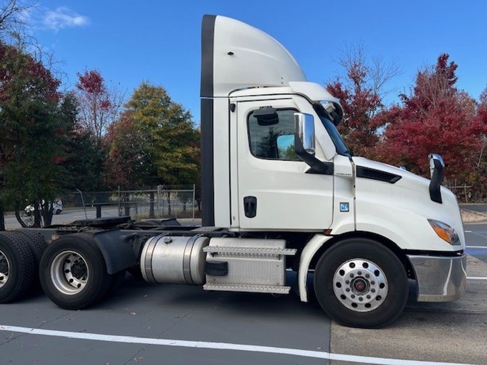Day Cab Tractor-Heavy Duty Tractors-Freightliner-2021-T11664ST-Sterling-VA-417,542\n\t\tmiles-$ 50,250 - Image 8
