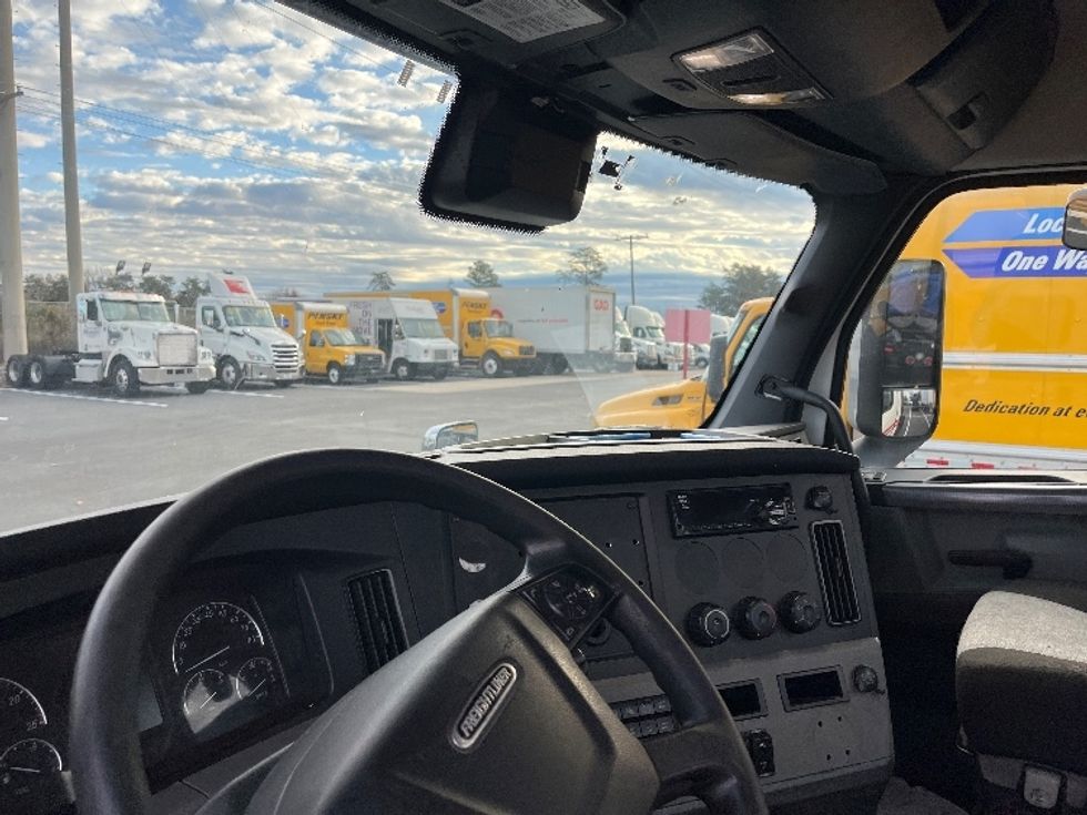 Day Cab Tractor-Heavy Duty Tractors-Freightliner-2021-T11664ST-Sterling-VA-437,623\n\t\tmiles-$ 48,500 - Image 7