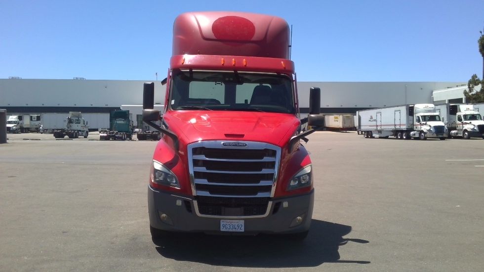 Day Cab Tractor-Heavy Duty Tractors-Freightliner-2021-T11664ST-Stockton-CA-183,006\n\t\tmiles-$ 69,750 - Image 2