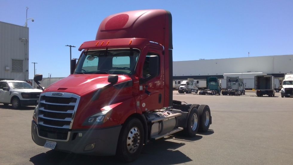 Day Cab Tractor-Heavy Duty Tractors-Freightliner-2021-T11664ST-Stockton-CA-183,006\n\t\tmiles-$ 69,750 - Image 3