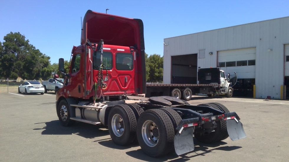Day Cab Tractor-Heavy Duty Tractors-Freightliner-2021-T11664ST-Stockton-CA-183,006\n\t\tmiles-$ 69,750 - Image 5