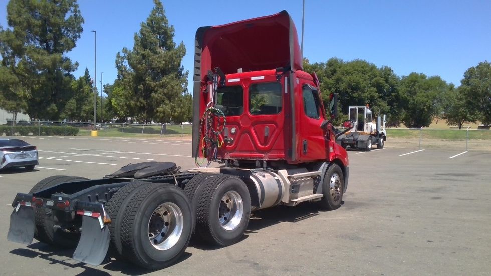 Day Cab Tractor-Heavy Duty Tractors-Freightliner-2021-T11664ST-Stockton-CA-183,006\n\t\tmiles-$ 69,750 - Image 7