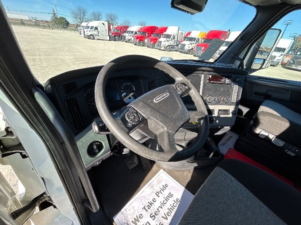 Day Cab Tractor-Heavy Duty Tractors-Freightliner-2021-T11664ST-Sturtevant-WI-367,741\n\t\tmiles-$ 57,500 - Image 10