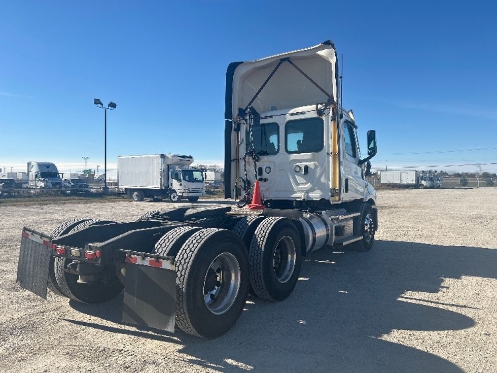 Day Cab Tractor-Heavy Duty Tractors-Freightliner-2021-T11664ST-Sturtevant-WI-367,741\n\t\tmiles-$ 57,500 - Image 7