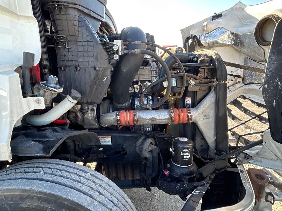 Day Cab Tractor-Heavy Duty Tractors-Freightliner-2021-T11664ST-Sturtevant-WI-477,775\n\t\tmiles-$ 47,000 - Image 15